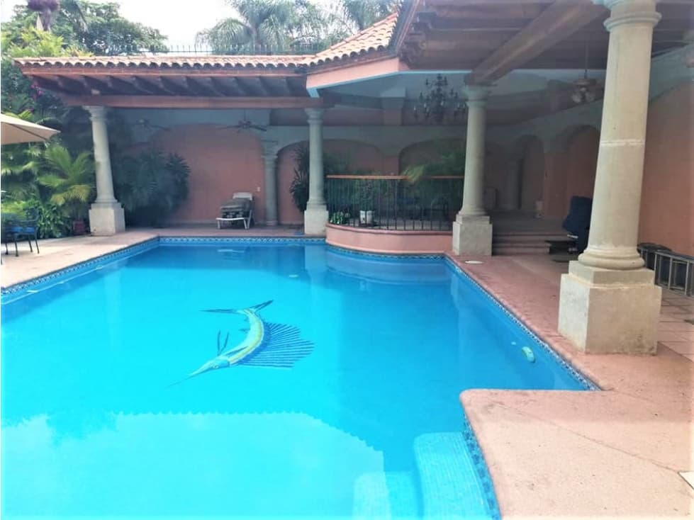 ESPECTACULAR CASA EN PRIV. CON VIGILANCIA EN ZONA DORADA — foto 4