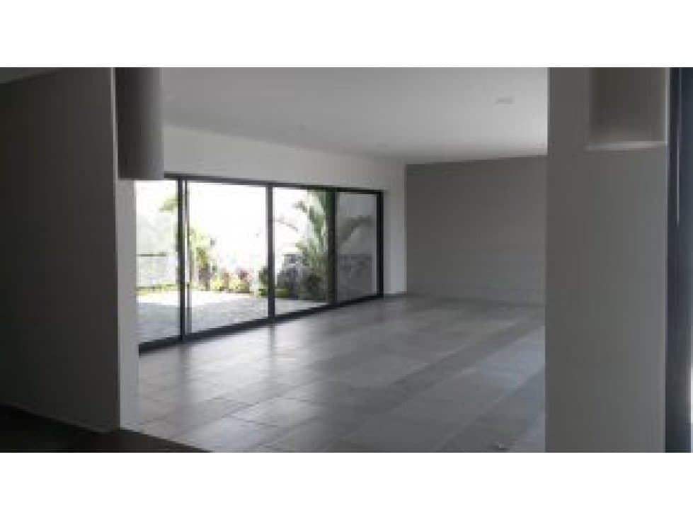 CASA MINIMALISTA EN FRACC. BURGOS BUGAMBILIAS — foto 3