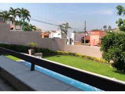 CASA DE 2 NIVELES EN FRACC.ESTILO MODERNO-MEXICANO.