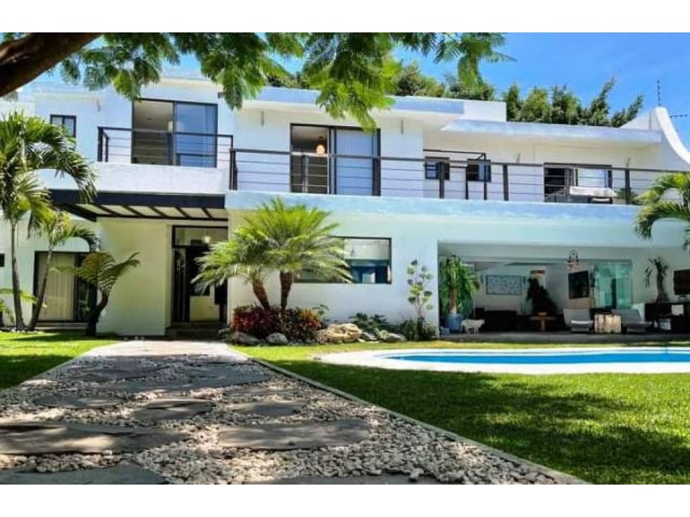 EXCELENTE CASA REMODELADA, EN EXCLUSIVO FRACC. EN CUERNAVACA — foto 1