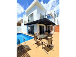 ULTIMA CASA, GRAN ALBERCA, JARDIN, AL SUR DE CUERNAVACA
