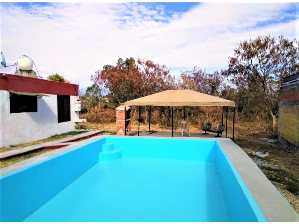CASA SOLA CON ALBERCA AL SUR DE CUERNAVACA — foto 1