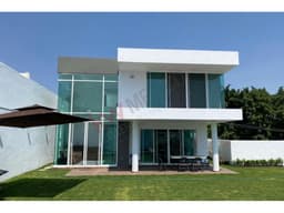 PROPIEDAD MODERNA MINIMALISTA AL SUR DE CUERNAVACA