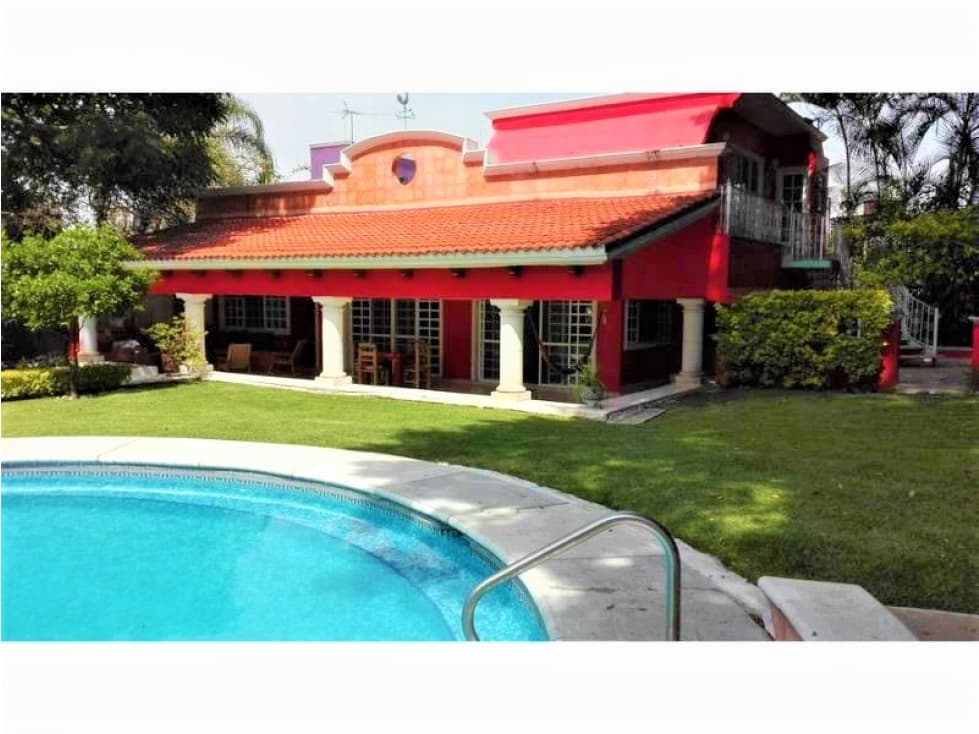 HERMOSA Y COMODA CASA DE UN NIVEL CON BUNGALOW — foto 1