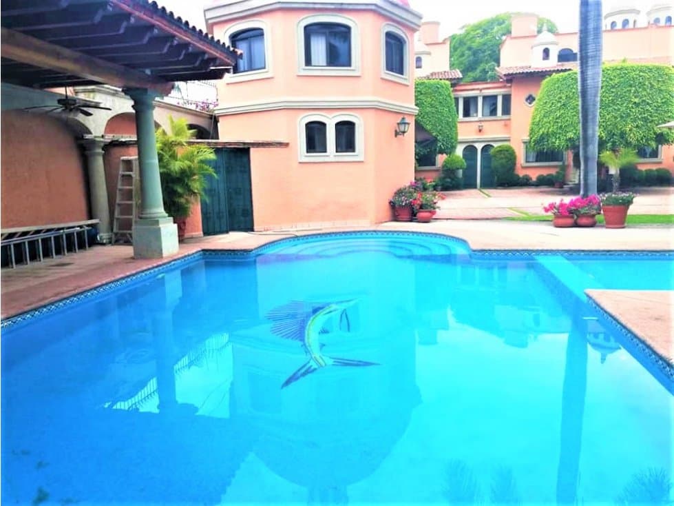 ESPECTACULAR CASA EN PRIV. CON VIGILANCIA EN ZONA DORADA — foto 1