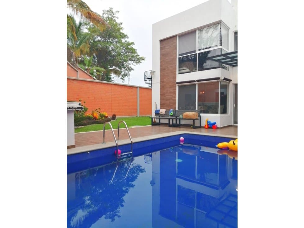 CASA EN PRIVADA CON ACABADOS DE LUJO ZONA BURGOS — foto 2