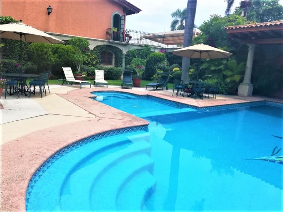 ESPECTACULAR CASA EN PRIV. CON VIGILANCIA EN ZONA DORADA — foto 3