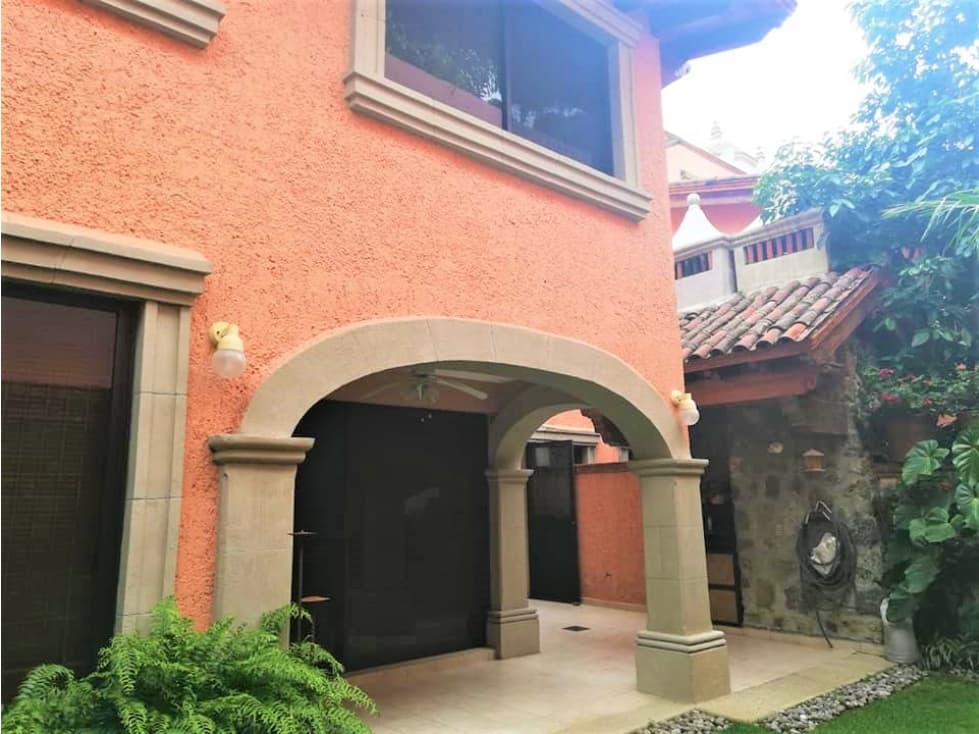 ESPECTACULAR CASA EN PRIV. CON VIGILANCIA EN ZONA DORADA — foto 6