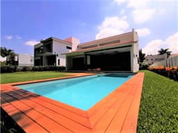 ESPECTACULAR RESIDENCIA EN FRACC. PARAÍSO COUNTRY CLUB
