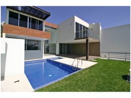 ESTRENA MAGNIFICA CASA EN BURGOS BUGAMBILIAS