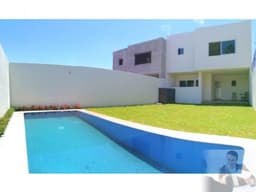 OPORTUNIDAD CASA CON ALBERCA EN FRACC. C/CASA CLUB