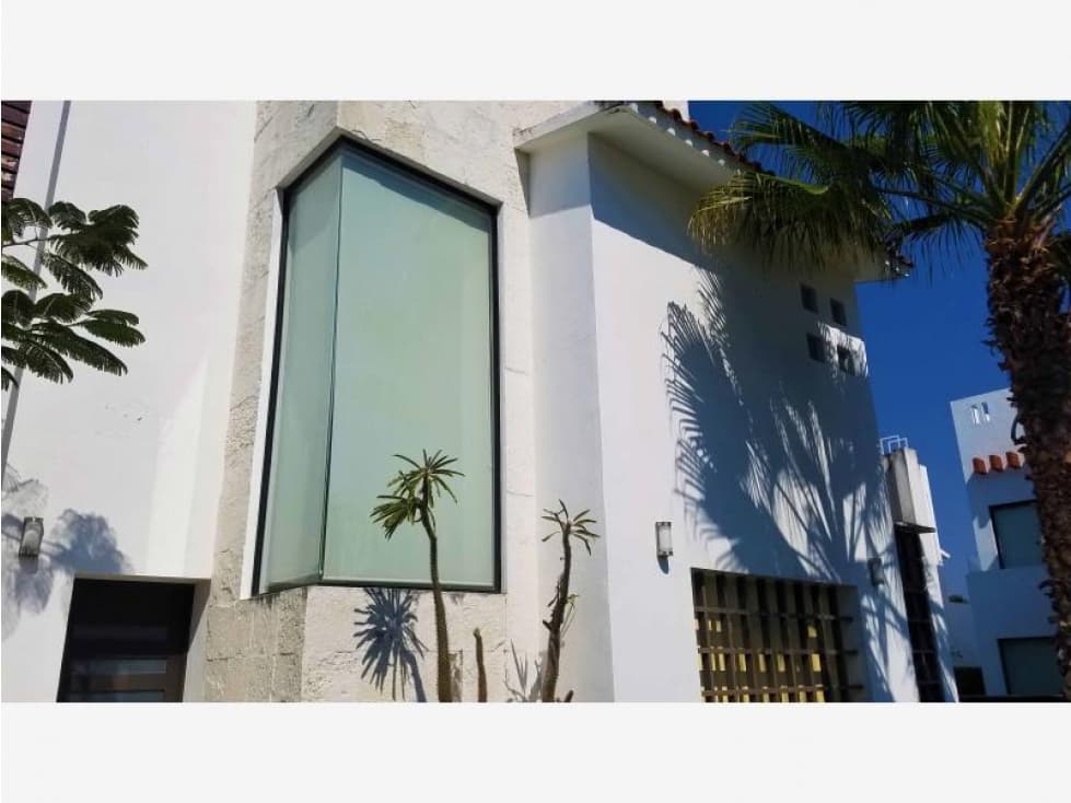 ESPECTACULAR CASA MODERNA EN EL PARAÍSO — foto 1