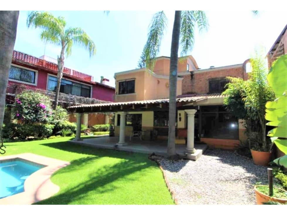 AMPLIA CASA CON ALBERCA EN CUERNAVACA — foto 3