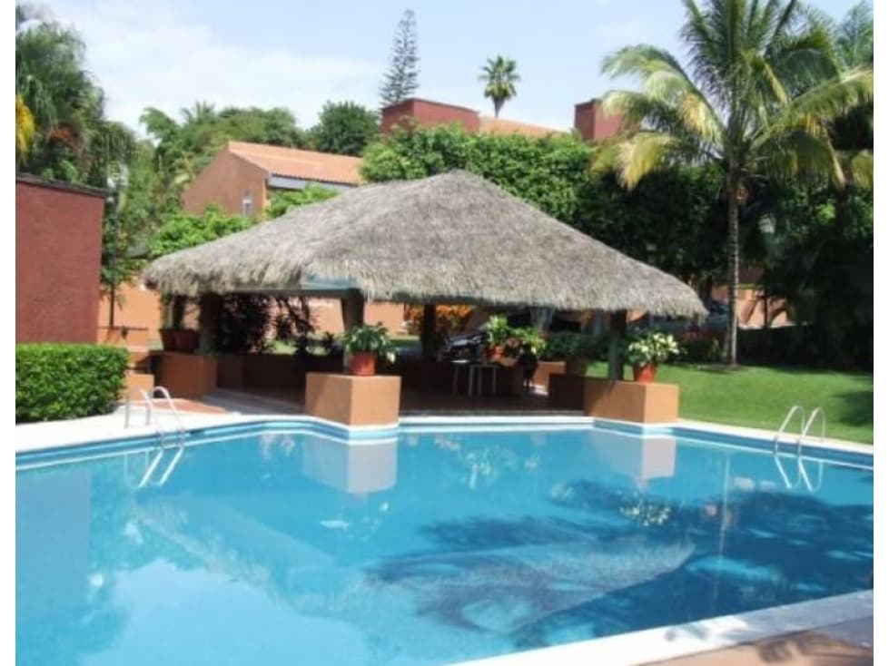 AMPLIA CASA EN CUERNAVACA CON ESTRICTA VIGILANCIA — foto 3