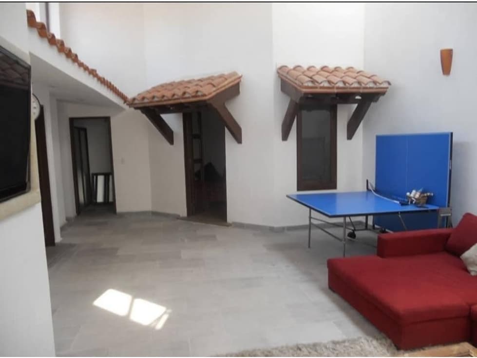 HERMOSA RESIDENCIA UN NIVEL EN ZONA DORADA — foto 5