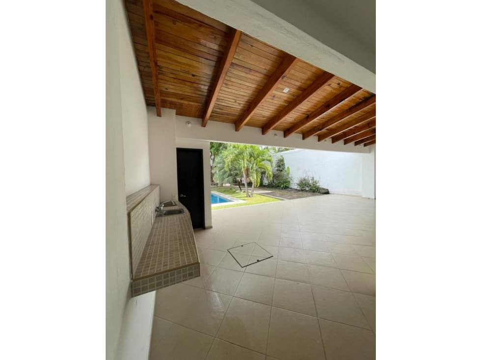 CASA ESTILO MODERNO CON EXCELENTES ACABADOS — foto 3