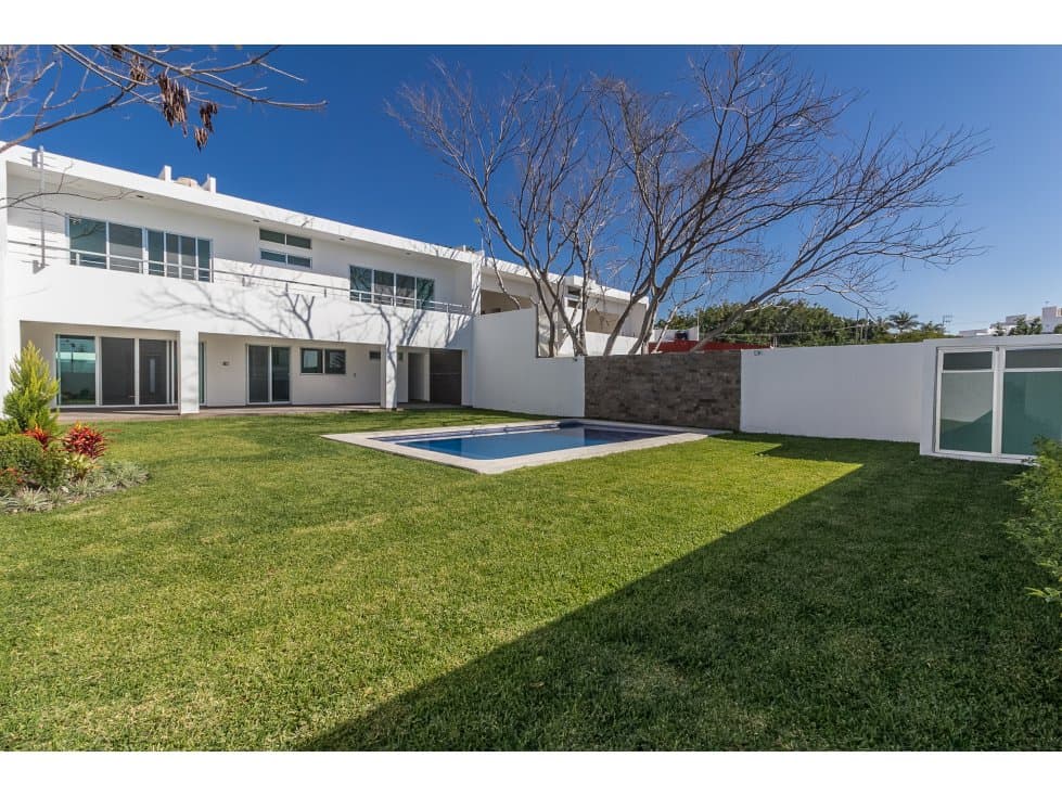IMPONENTE CASA TIPO BUNKER EN FRACC. PRIVADO — foto 1