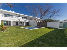 IMPONENTE CASA TIPO BUNKER EN FRACC. PRIVADO