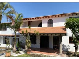 CASA CON GRAN VISTA EN FRACC. CON VIGILANCIA 24 HRS