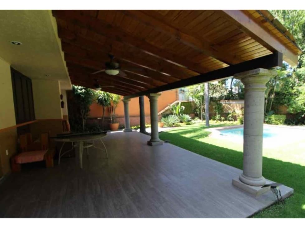 AMPLIA CASA CON ALBERCA EN CUERNAVACA — foto 4