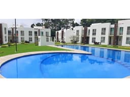 CASA SEMINUEVA EN COND. RESIDENCIAL EN ZONA CENTRO