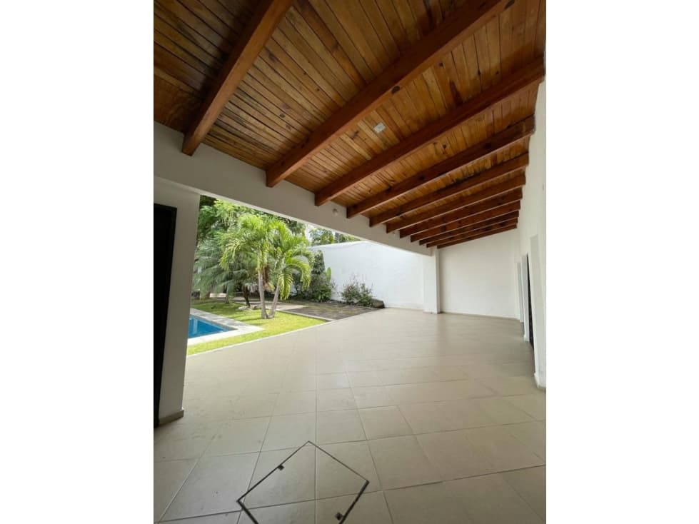 CASA ESTILO MODERNO CON EXCELENTES ACABADOS — foto 4
