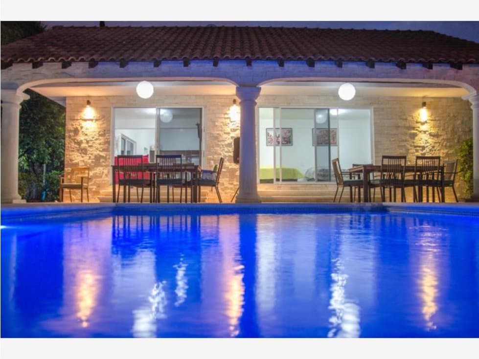 CASA SOLA, UN NIVEL, MODERNIZADA, SUPERJARDIN — foto 3