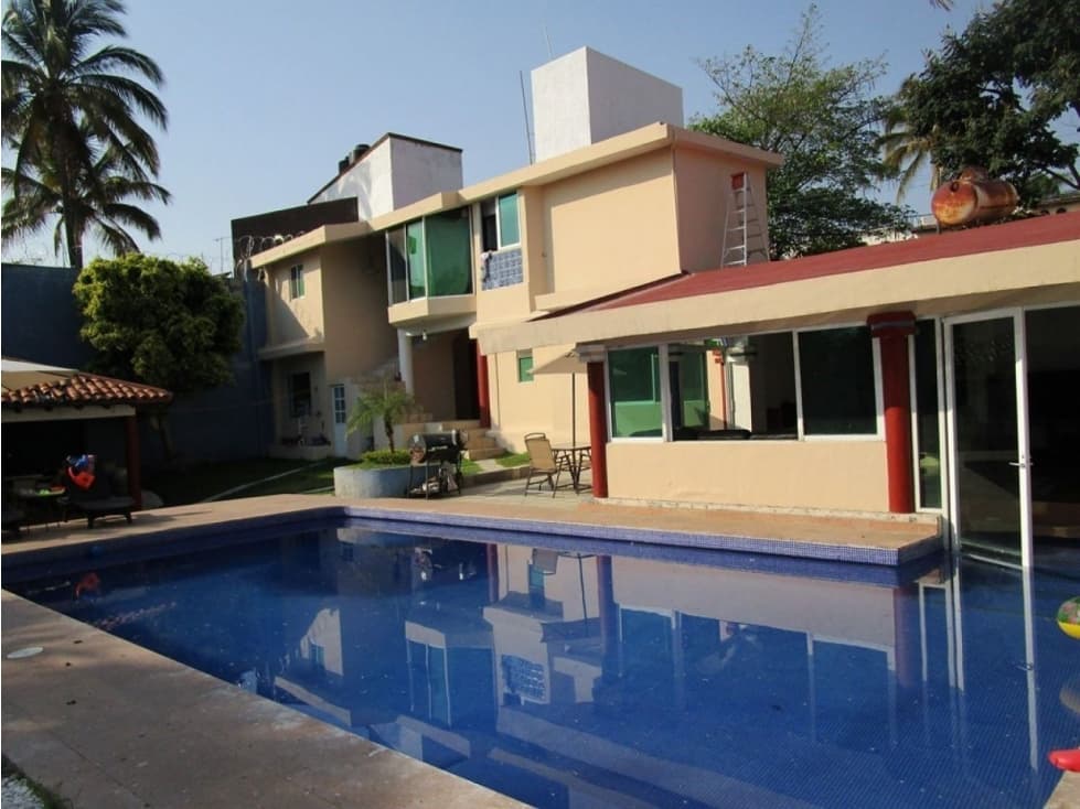 EXCELENTE CASA CON DOBLE VIG. 24/7 AL SUR DE CUERNAVACA — foto 1
