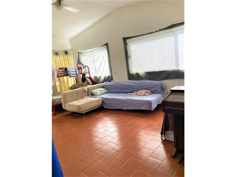 OPORTUNIDAD, CASA SOLA EN FRACC. BURGOS — foto 3