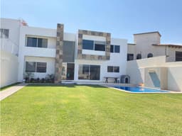 CASA MINIMALISTA AL SUR DE CUERNAVACA