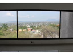 CASA CON GRAN VISTA EN FRACC. CON VIGILANCIA 24 HRS