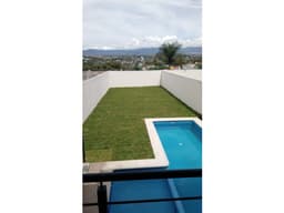 PRECIOSA CASA MODERNA NUEVA CON ALBERCA EN BURGOS