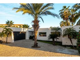 Casa Romina 42-A Callejon Santa Carmela, Cabo Corridor