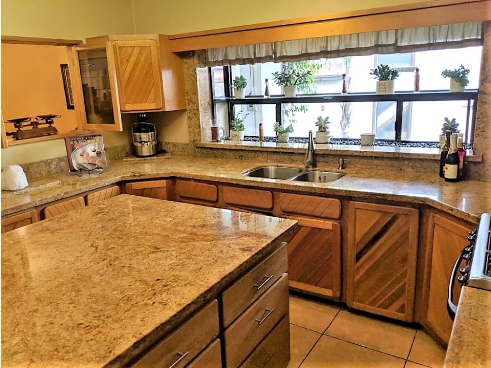 Casa y Locales en Venta en Zona Centro — foto 4