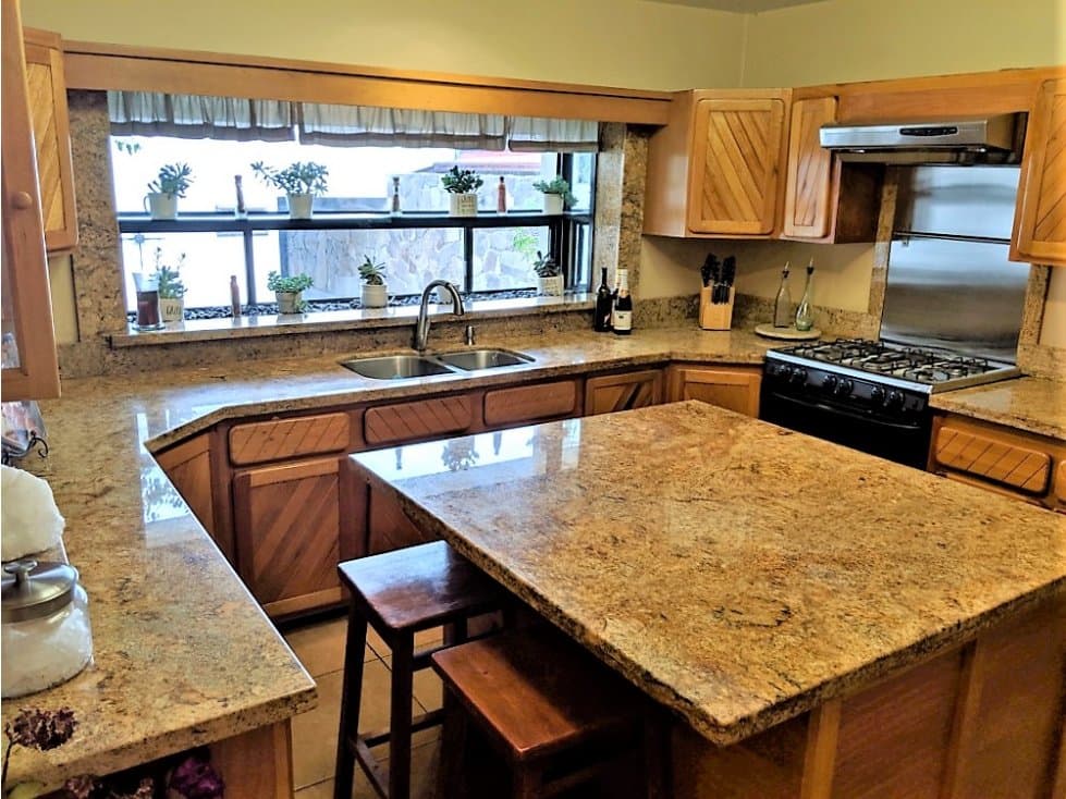 Casa y Locales en Venta en Zona Centro — foto 2