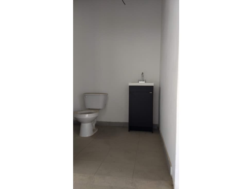 Local Comercial #6 con excelente ubicación. — foto 4