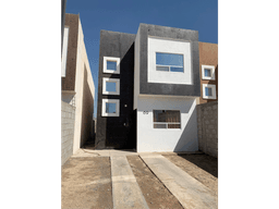 CASA EN VENTA EN FRACCIONAMIENTO TERRALUNA