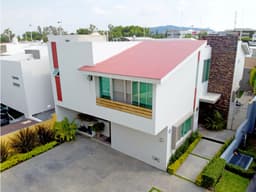 RESIDENCIA EN VENTA EN PUERTAS DEL TULE, ZAPOPAN.