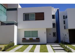 CASA EN VENTA EN CASA FUERTE