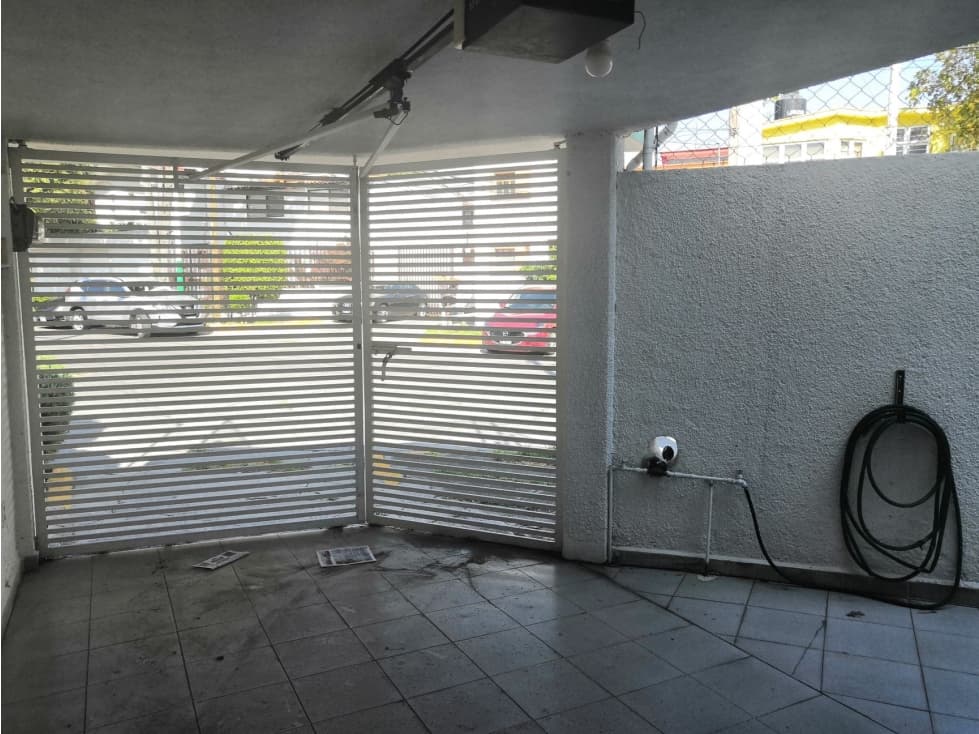 CASA DUPLEX EN SATELITE, INVERSIONISTAS — foto 1