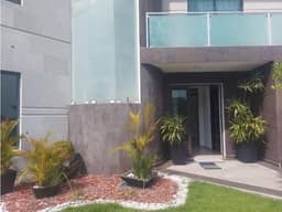 HERMOSA CASA REMODELADA EN PASEOS DEL BOSQUE