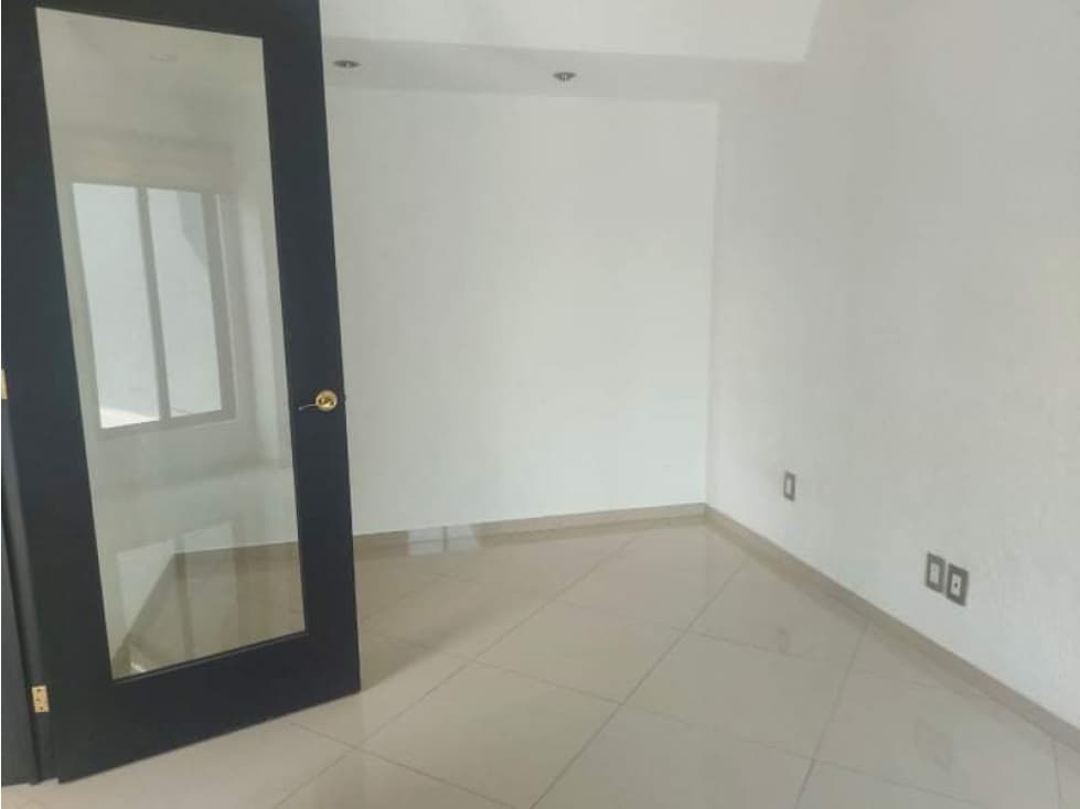 HERMOSA CASA REMODELADA EN PASEOS DEL BOSQUE — foto 5