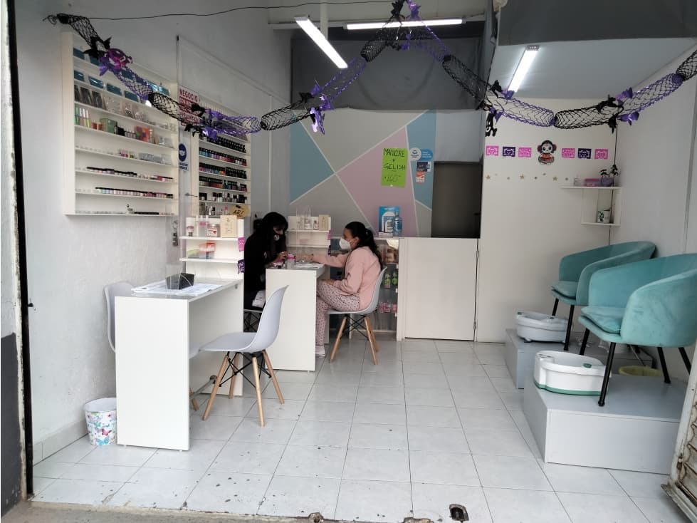 Local sobre Avenida del Taller — foto 4