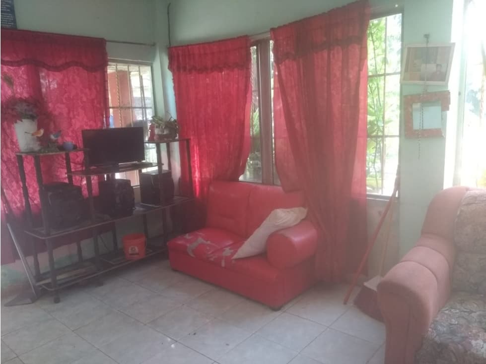 Venta de Casa Sola en La Colonia Azteca — foto 3