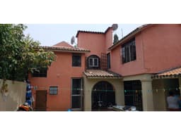 Venta de Casa Sola en Colonia Volcanes