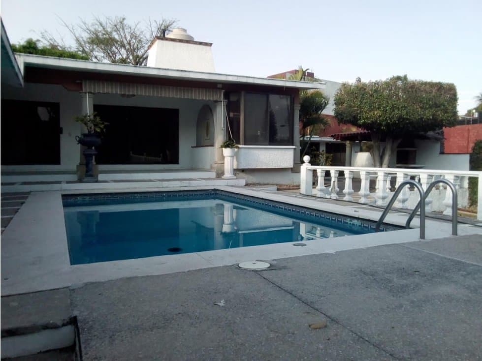 Venta o Renta de Casa Sola en Jardines de Cuernavaca — foto 1