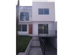 Venta de Casa Sola en Lomas de Atzingo