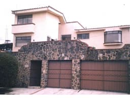 Venta de Casa Sola en Lomas de Atzingo