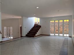 Venta de Casa Sola en Lomas de Cortes