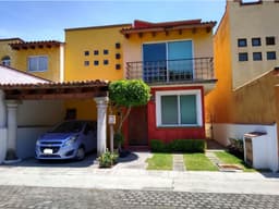 Venta de Casa Sola en La Colonia Lomas de Cortes